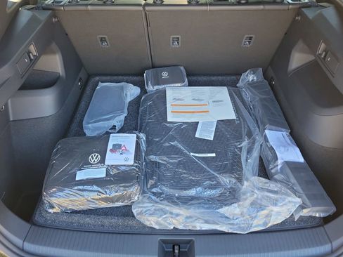 New 2026 Volkswagen Tiguan SE R-Line image 6