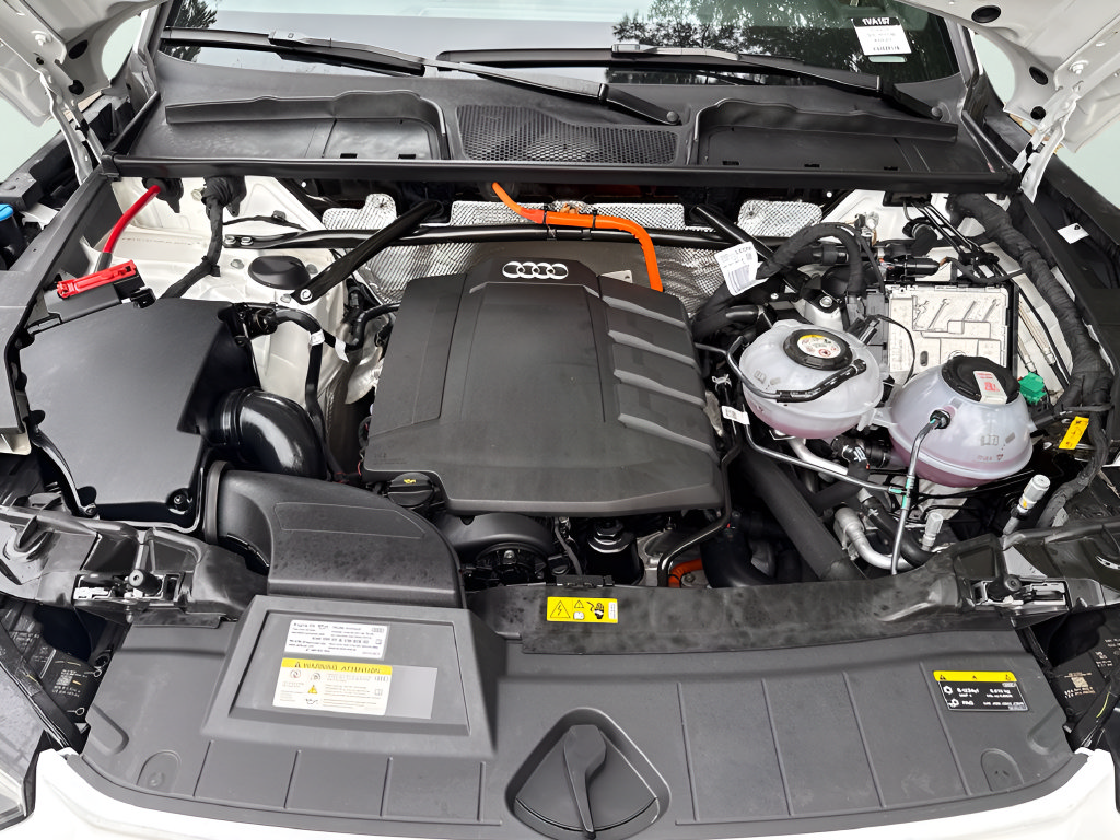 Used 2024 Audi Q5 e Premium Plus w/ Premium Plus Package AWD/4WD image 49