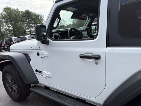 Certified 2025 Jeep Wrangler Sport AWD/4WD image 10