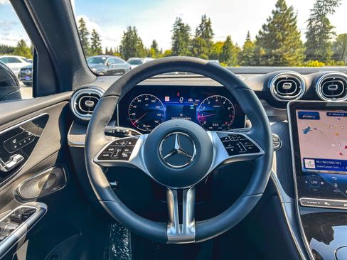 Used 2026 Mercedes-Benz GLC 300 4MATIC image 13