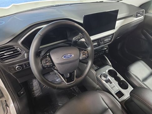 Used 2024 Ford Escape Platinum image 17