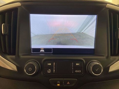 Used 2023 GMC Terrain SLT image 16