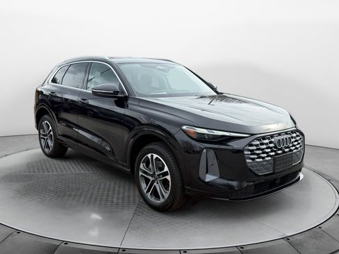 New 2025 Audi Q5 Premium image 1