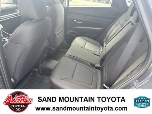 Used 2025 Hyundai Tucson SE FWD image 12