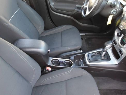 Used 2014 Ford Fiesta SE w/ Comfort Package FWD image 17