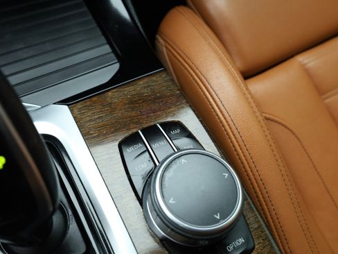 Used 2018 BMW X3 xDrive30i image 11