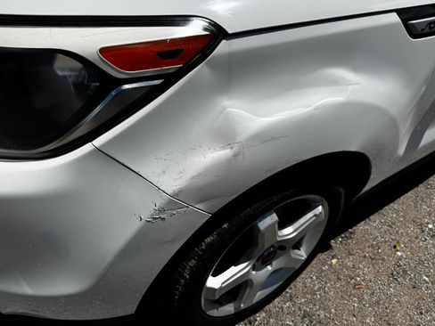 Used 2015 Kia Soul + FWD image 2
