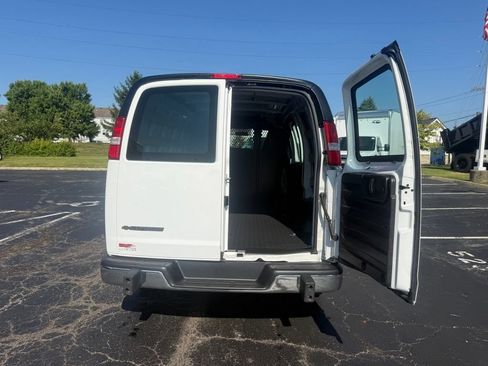 Used 2025 Chevrolet Express 2500 w/ Driver Convenience Package RWD image 32