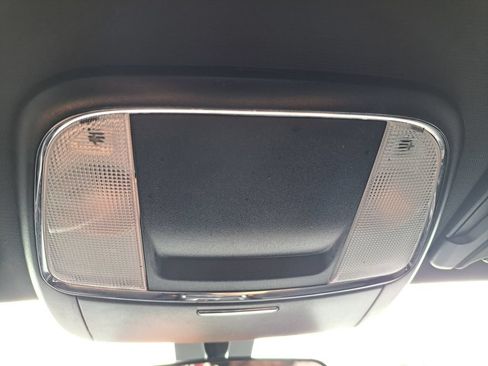 Used 2020 Dodge Charger SXT RWD image 21