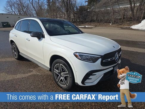 Used 2023 Mercedes-Benz GLC 300 4MATIC image 2
