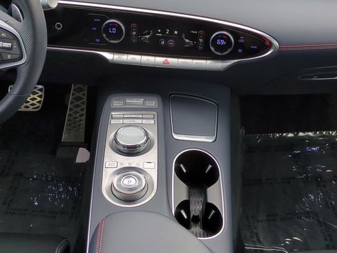 Used 2025 Genesis GV70 3.5T Sport image 21