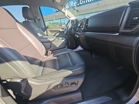 Used 2025 GMC Sierra 1500 SLT AWD/4WD image 17