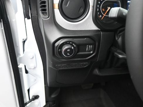 New 2025 Jeep Gladiator Sport image 18