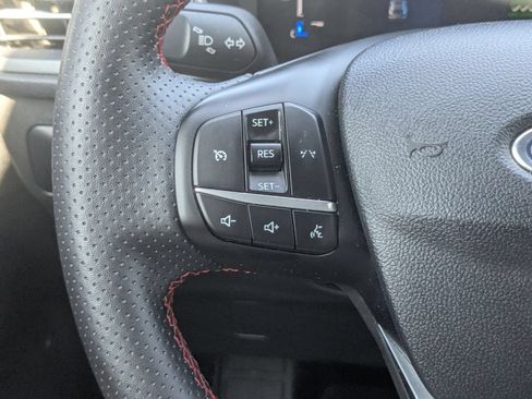 Used 2025 Ford Escape ST-Line FWD image 17