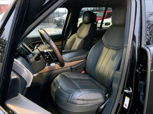 Used 2024 Land Rover Range Rover SE image 7