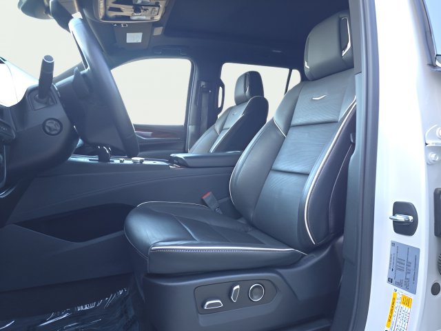 Used 2024 Cadillac Escalade Premium Luxury w/ LPO, Floor Liner Package AWD/4WD image 10