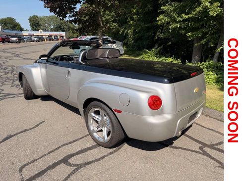 Used 2005 Chevrolet SSR w/ Preferred Equipment Group RWD image 7
