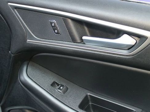 Used 2024 Ford Edge SEL image 9