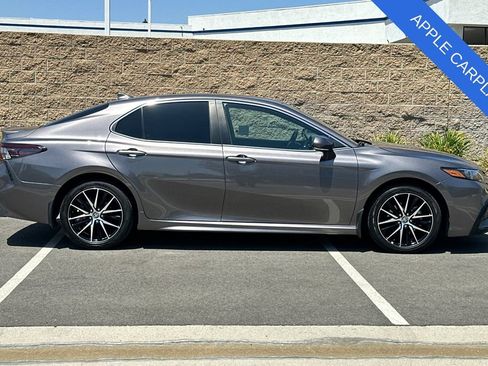 Used 2024 Toyota Camry SE FWD image 3