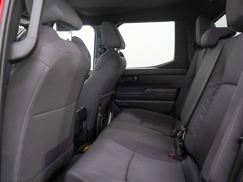 Used 2025 Toyota Tacoma SR5 w/ SR5 Upgrade Package AWD/4WD image 15
