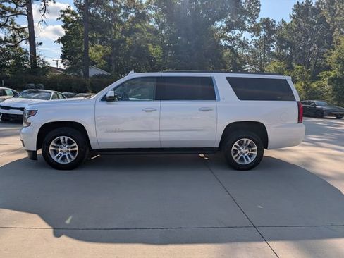 Used 2020 Chevrolet Suburban LT w/ Luxury Package RWD image 6