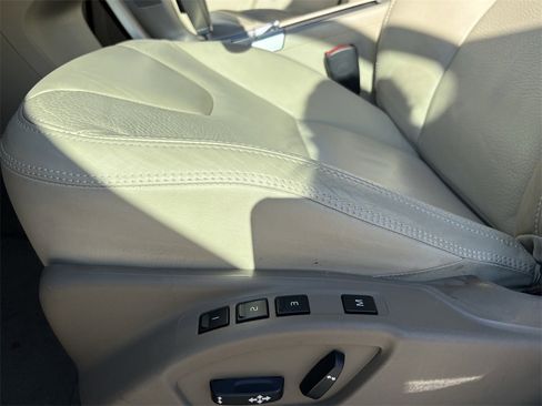 Used 2011 Volvo XC60 T6 image 13
