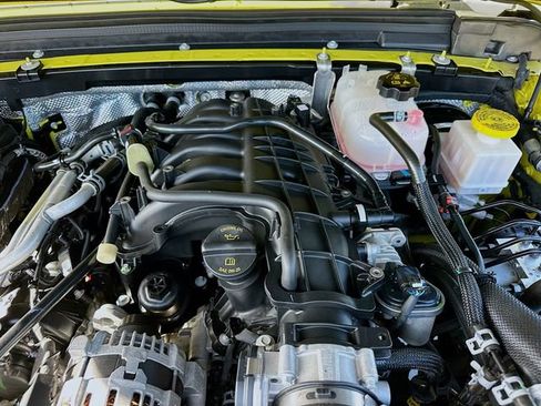 Used 2024 Jeep Gladiator Sport image 29