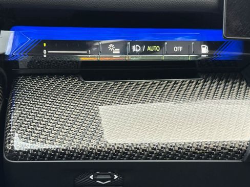 Used 2025 BMW M5 w/ Executive Package image 30