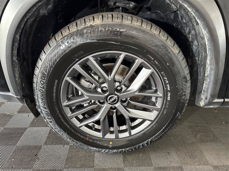 Used 2025 Nissan Rogue S AWD/4WD image 30