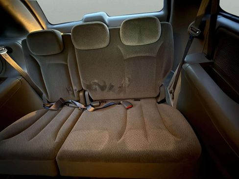 Used 2005 Dodge Grand Caravan SE image 24