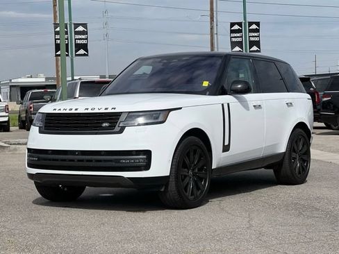 Used 2023 Land Rover Range Rover SE AWD/4WD image 3