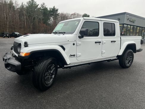 New 2026 Jeep Gladiator Sport image 10