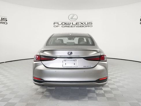 Used 2020 Lexus ES 300h w/ Premium Package image 6