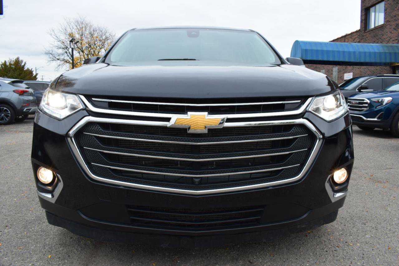 Used 2020 Chevrolet Traverse LT w/ LT Premium Package FWD image 4