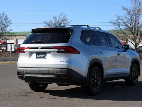 Used 2024 Toyota Grand Highlander XLE image 6