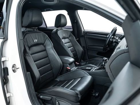Used 2019 Volkswagen Golf R 4-Door image 26