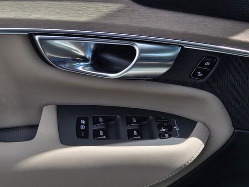 New 2026 Volvo XC90 B6 Ultra w/ Protection Package Premier AWD/4WD image 28