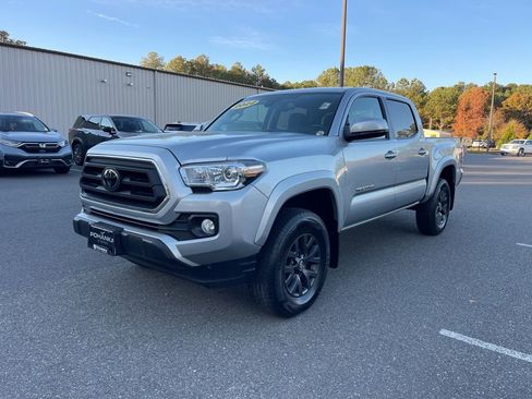 Used 2022 Toyota Tacoma SR5 image 2