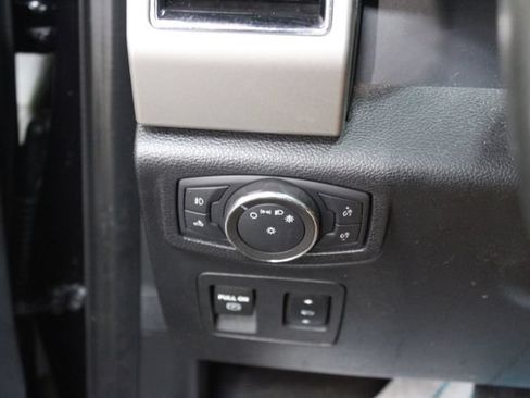 Used 2020 Ford F150 Lariat AWD/4WD image 16