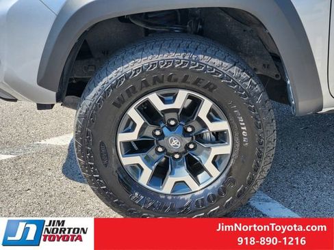 Used 2023 Toyota Tacoma TRD Off-Road RWD image 13