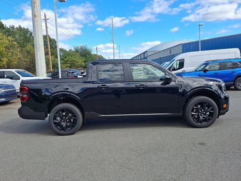 New 2025 Ford Maverick Lariat w/ Black Appearance Package image 8