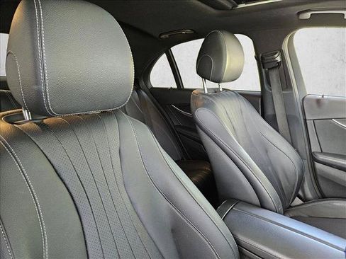 Used 2022 Mercedes-Benz E 350 4MATIC Sedan image 19