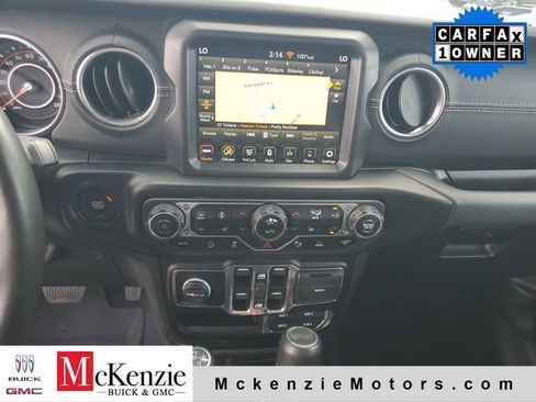 Used 2022 Jeep Wrangler Unlimited Sahara w/ LED Lighting Group AWD/4WD image 15