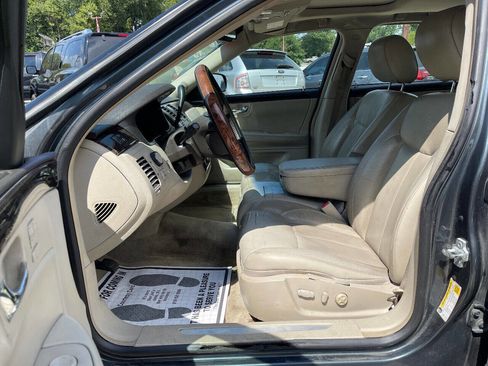 Used 2010 Cadillac DTS Luxury image 9