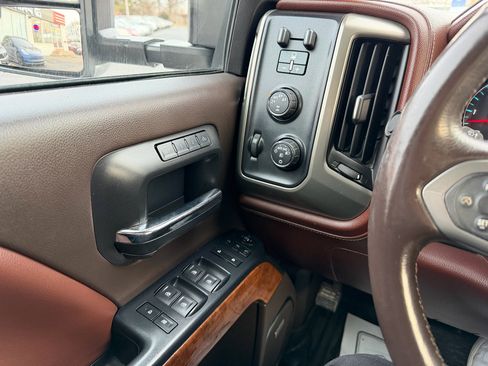 Used 2014 Chevrolet Silverado 1500 High Country image 14