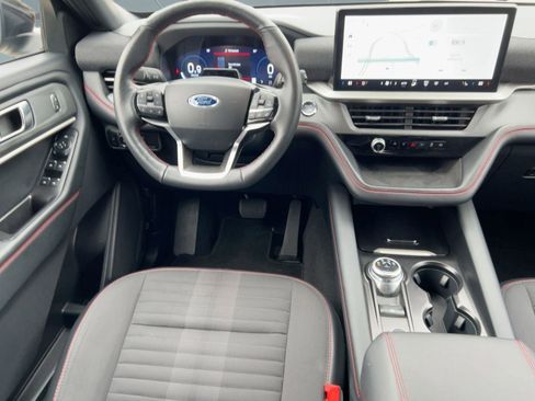 Used 2025 Ford Explorer ST-Line w/ ST-Line Street Pack image 28
