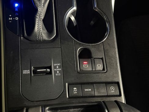 Used 2022 Toyota Highlander LE image 21