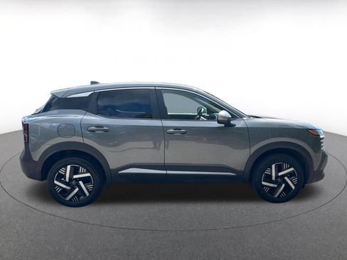 Used 2025 Nissan Kicks SV FWD image 12