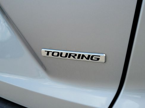 Used 2018 Honda CR-V Touring image 11