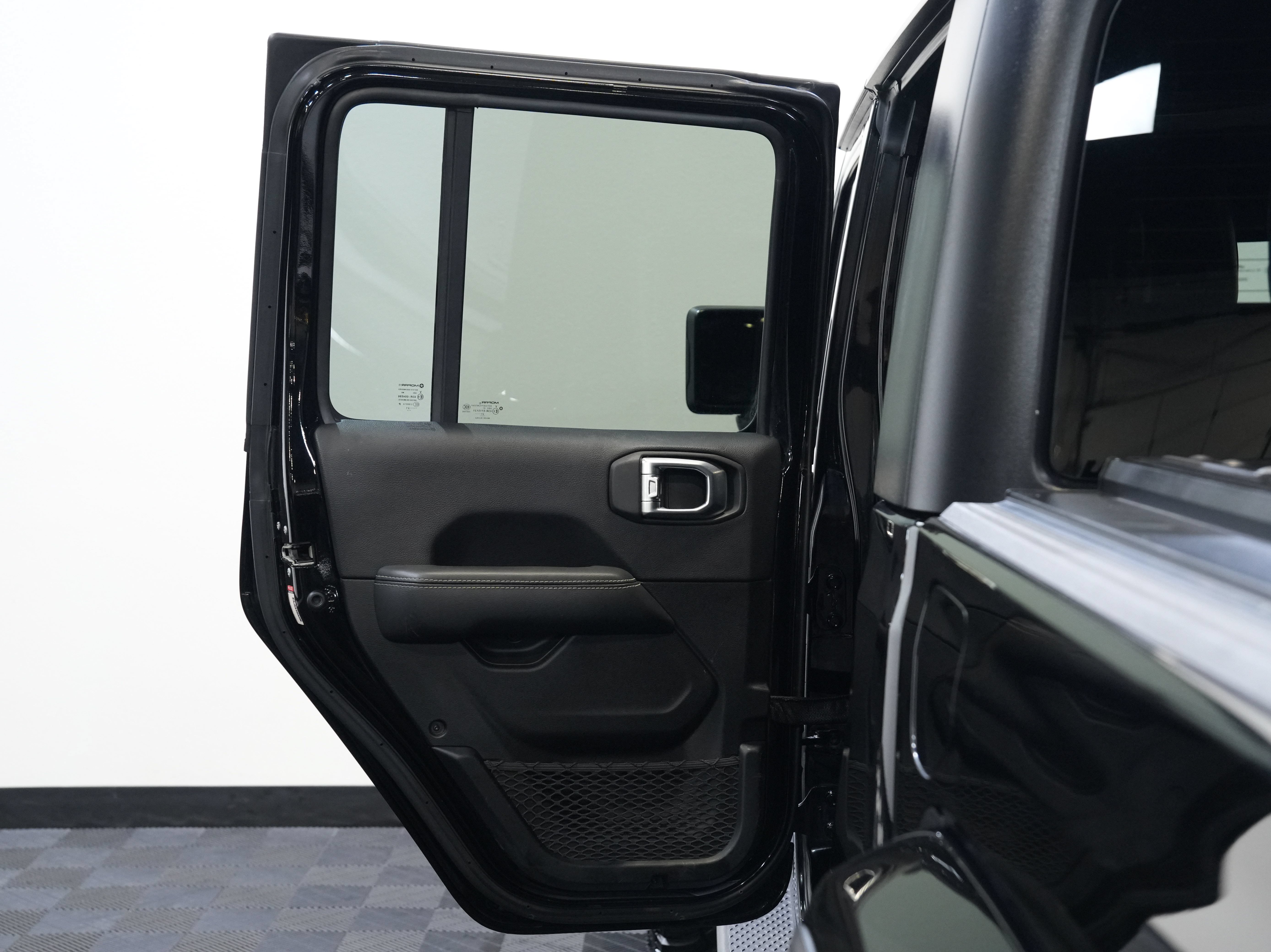 Used 2021 Jeep Gladiator Overland w/ Uconnect 4C Nav & Sound Group AWD/4WD image 26